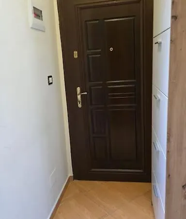 Apartment, Over The River 티라나